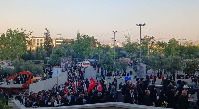 وقتی مردم با شهادت رهبر، پیمان ایستادگی بستند