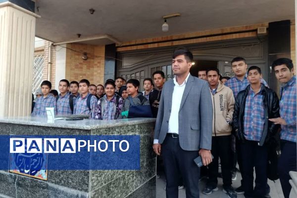   مشاوره و اهدای جوایز به برندگان مسابقه مشاوره