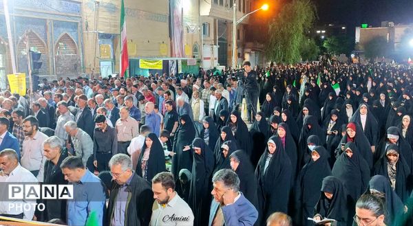تجمعات حماسی در نجف آباد همراه با اقامه نماز استغاثه