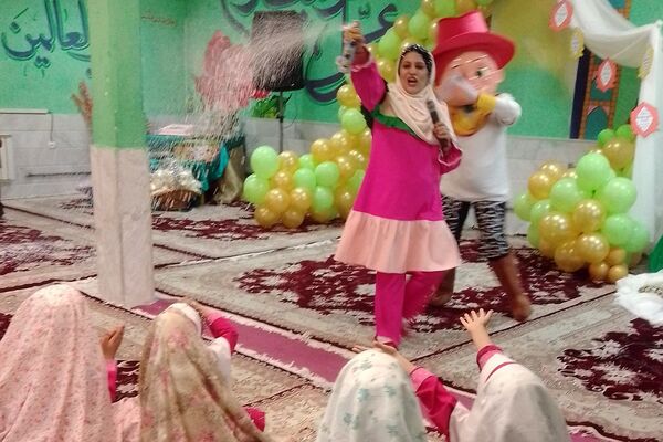 جشن قرآن در دبستان راهیان نور ناحیه 2 شهرری 