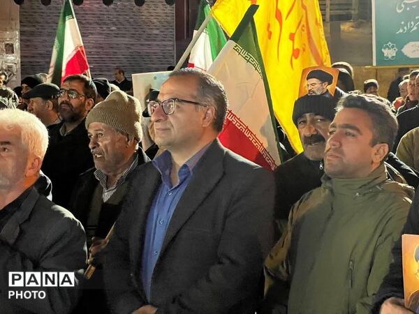 مردم فیروزکوه اجتماع امشب را در کنار دو مهمانانشان گذراندند