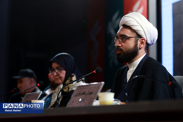 نشست نقد و بررسی فیلم «غوطه‌ور» در چهل و چهارمین جشنواره ملی فیلم فجر