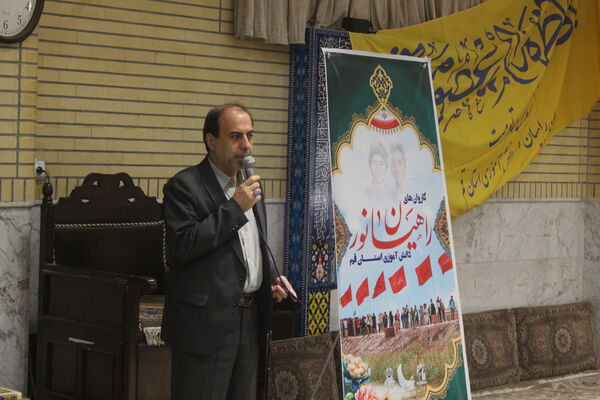 اعزام نخستین گروه از دختران دانش‌آموز ناحیه یک قم به اردوی راهیان نور