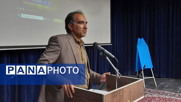 نشست صمیمانه اصحاب فرهنگ‌، هنر و رسانه شهرستان‌های اسلام آباد غرب و دالاهو 