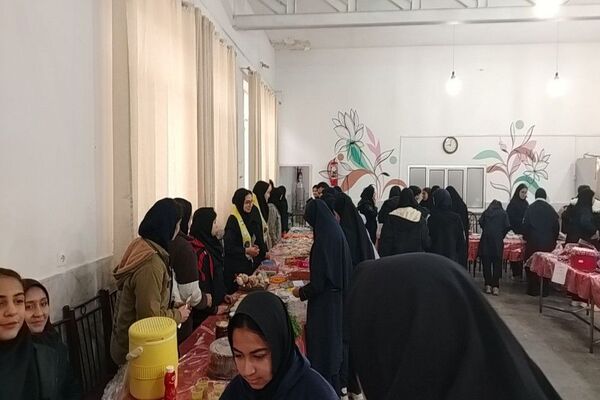 برپایی نمایشگاه و بازارچه کارو فناوری در دبیرستان شهید مجید دهنوی نیشابور