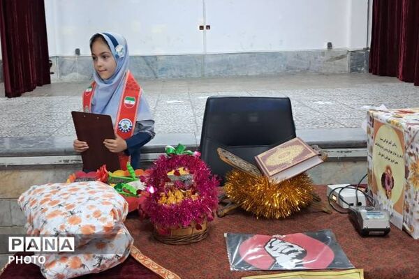 هم‌کلاسی‌های مهربان در مدرسه حاج محمدعلی تقی‌پور