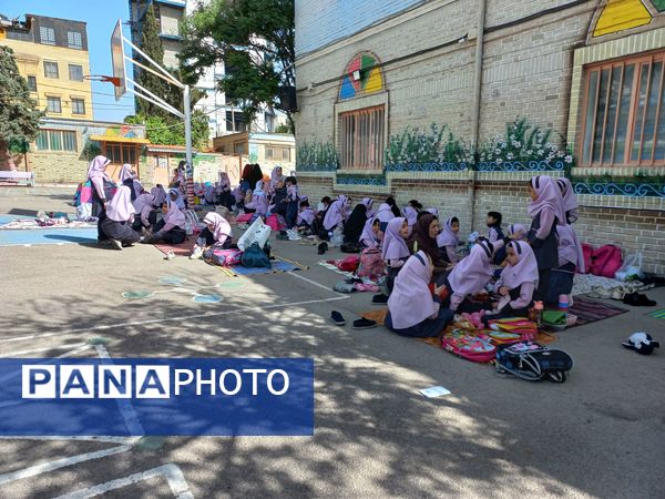 برگزاری اردوی حیاطی و جشن آخر سال در دبستان دخترانه شاهد تحقیقی ناحیه ۶
