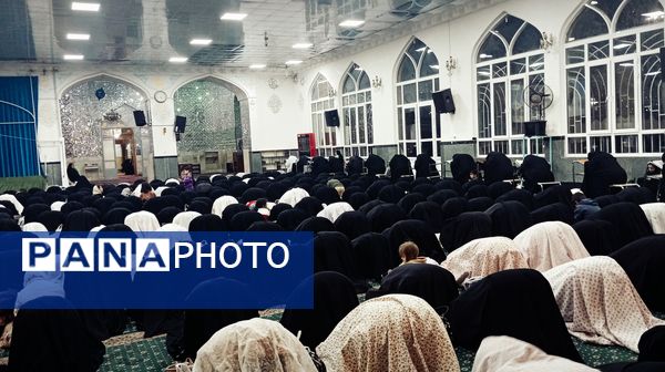 حضور پر شور مردم در نماز جماعت