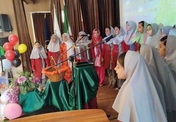 دانش‌آموزان در جشن نیکوکاری از کودکی با احسان و نیکوکاری آشنا می‌شوند