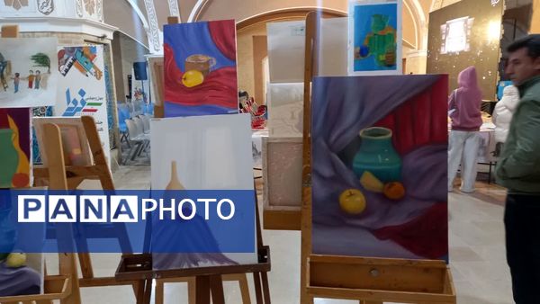  نمایشگاه آثار هنری دانش‌آموزان ناحیه یک یزد در جشنواره «فردا»