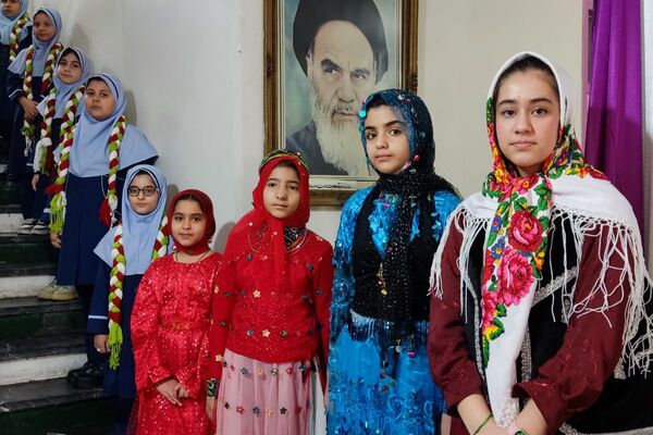 افتتاحیه جشنواره فرهنگی هنری ماها در دبستان قدر بهارستان۲
