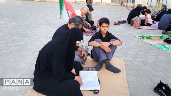 زمزمه دعای عرفه در جوار پنج شهید گمنام بلوار گلها نیشابور 