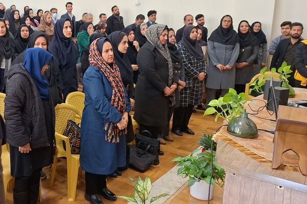 صعود به قله‌های تکنولوژی و فناوری با ارتقا سواد دیجیتال معلمان 