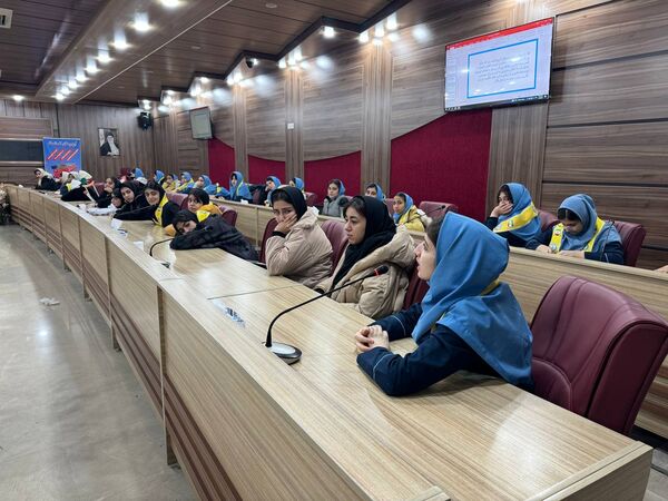سفری هیجان انگیز به دنیایی تمشک با دختران ملارد 