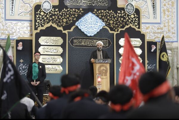 مراسم احلی من العسل در جوار حرم مطهر امام هشتم شیعیان(ع)