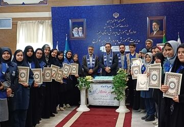 خبرنگاران روایتگرانی که با قلم خود، چراغ آگاهی را روشن نگه می‌دارند