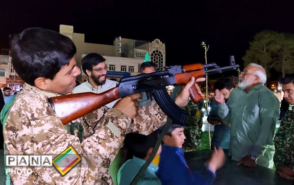 تجمعات حماسی در نجف آباد همراه با اقامه نماز استغاثه