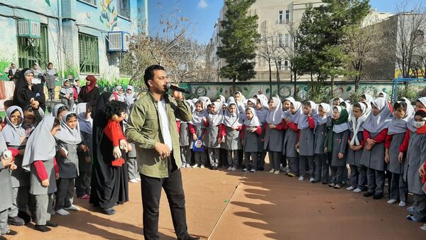 اجرای برنامه فرهنگی و عروسکی پیک دانایی در دبستان نیایش