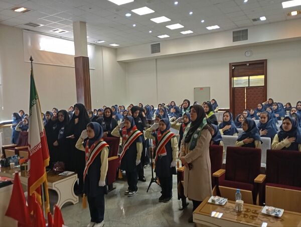 مراسم  تحلیف پیشتازان چهارمی در دبستان آرمینه مصلی نژاد 