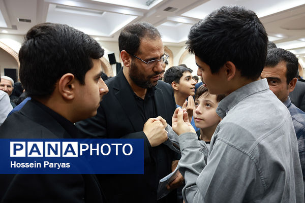 مراسم بزرگداشت شهیدان خدمت در دبیرستان متوسطه دوم امام صادق(ع)