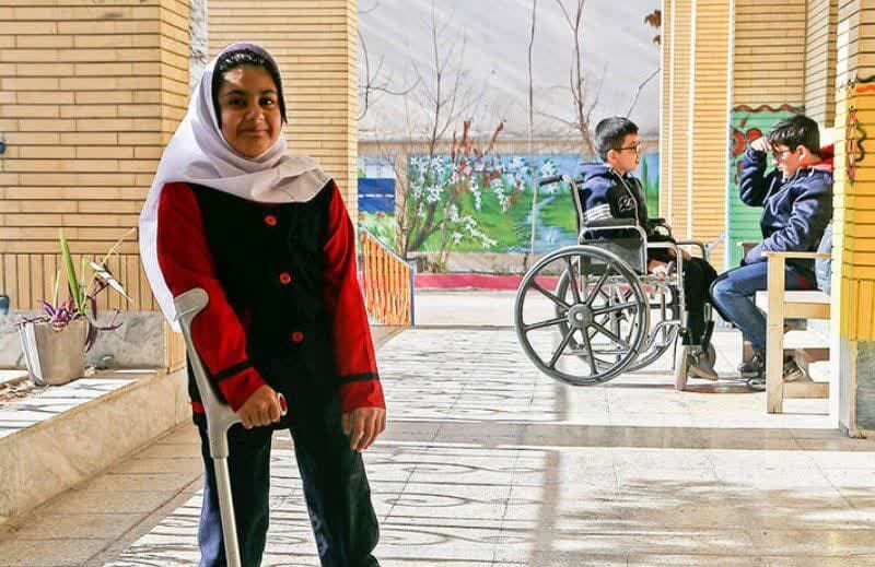 امکانات آموزشی دانش‌آموزان معلول تا استاندارد مطلوب فاصله زیادی دارد