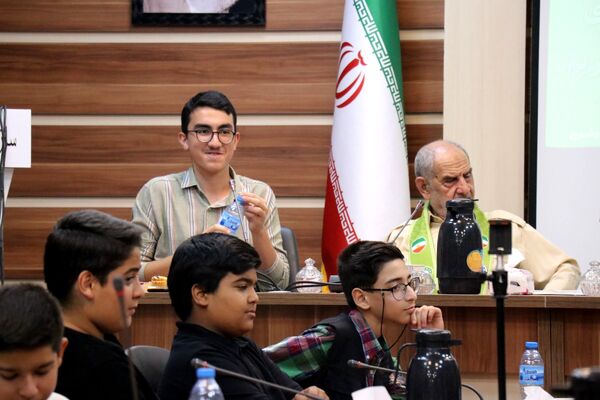 نشست صمیمانه خبرنگاران پانای خراسان رضوی با قائم مقام سازمان دانش‌آموزی