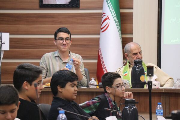 نشست صمیمانه خبرنگاران پانای خراسان رضوی با قائم مقام سازمان دانش‌آموزی