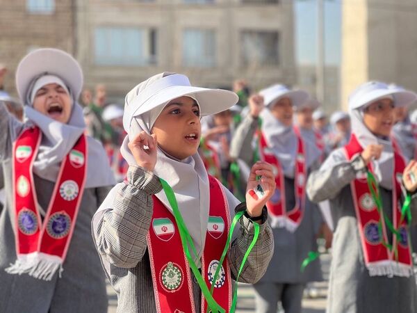 برنامه نمادین استانی و مانور تشکیلاتی یاوران انقلاب در خراسان رضوی