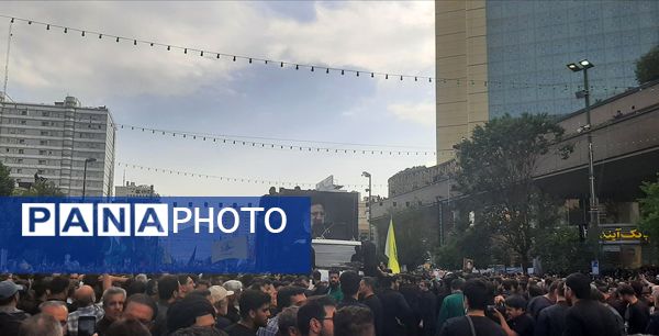 حضور پرشور مردم در تشییع پیکر مطهر رئیس جمهور و یاران همراه در مشهد مقدس