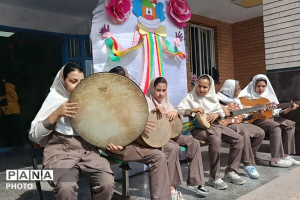 جشن روز کودک در مدرسه شهید بنی‌هاشمی