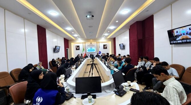 نشست صمیمی اعضای سازمان دانش آموزی گلستان با قائم مقام وزیر 