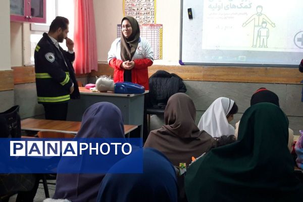 اولین دوره آموزشی آموزگاران با هدف کیفیت بخشی برنامه های سلامت و تندرستی 