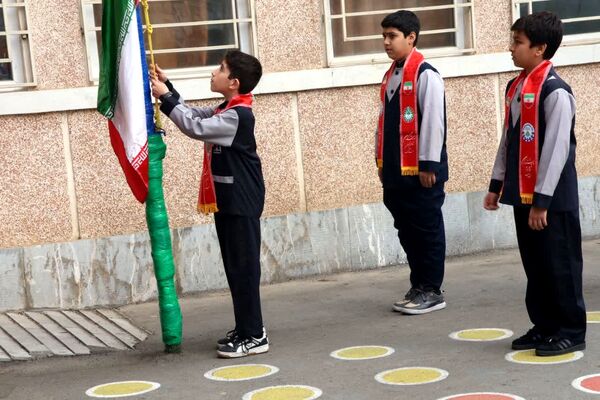 صبحگاه دانش در دبستان خیراندیشان گرگان