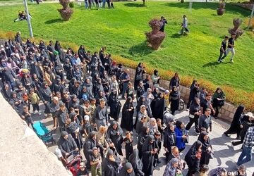 آیین پیاده روی دلدادگان اربعین حسینی در شهرستان نیشابور 