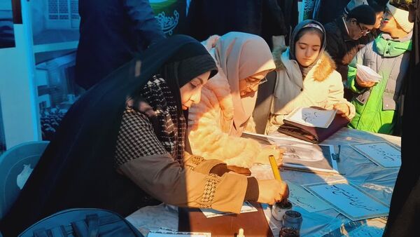راهپیمایی یوم‌الله ۲۲بهمن با حضور پرشور مردم در استان البرز