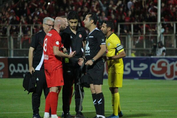 بازی بدون گل تراکتور و فجر سپاسی