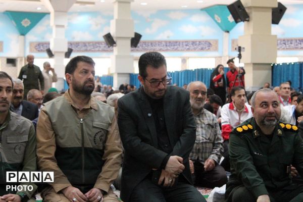 برگزاری میز خدمت آموزش و پرورش در مصلی امام خمینی(ره)