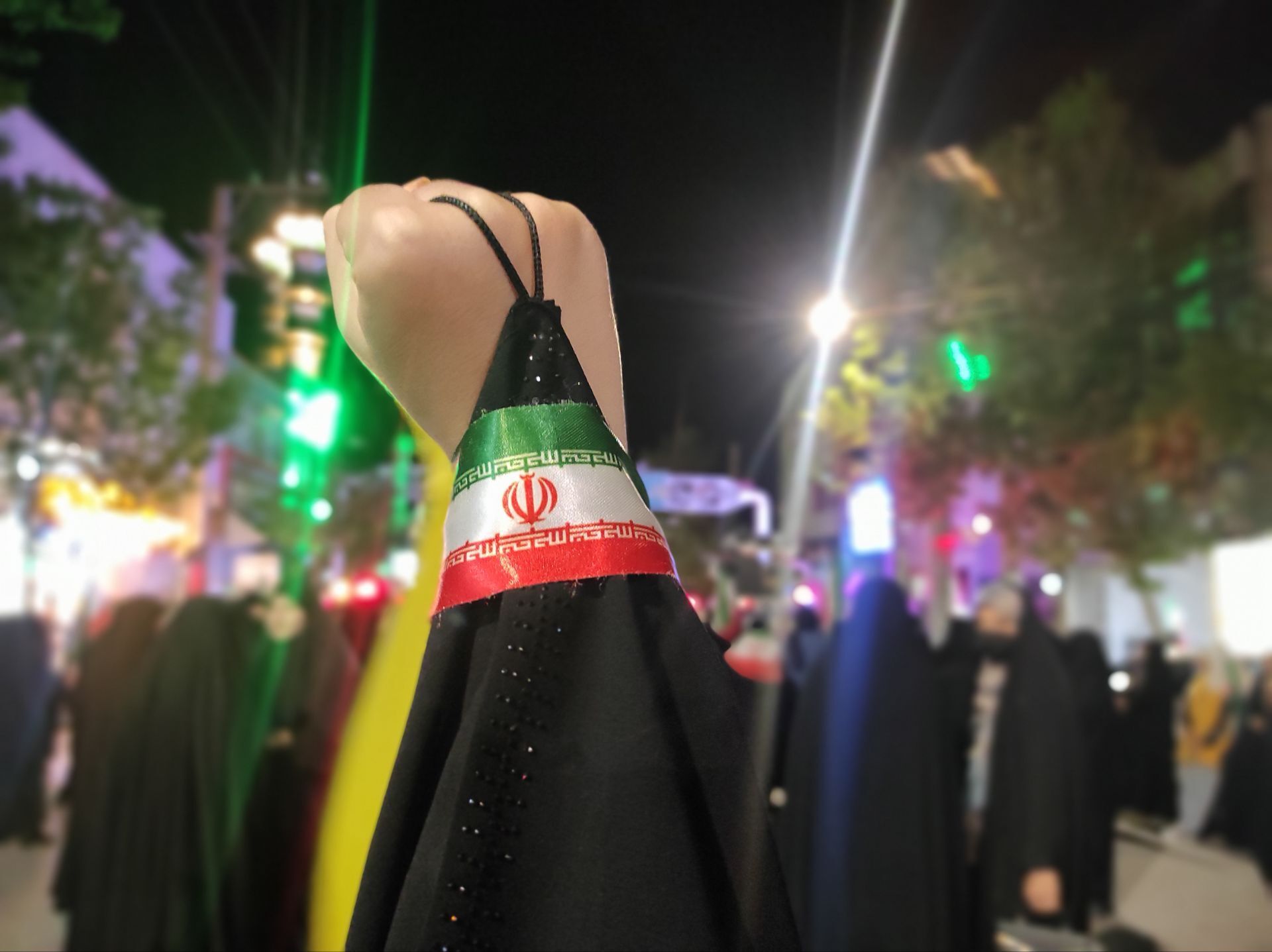 این علم بر زمین نمی ماند 