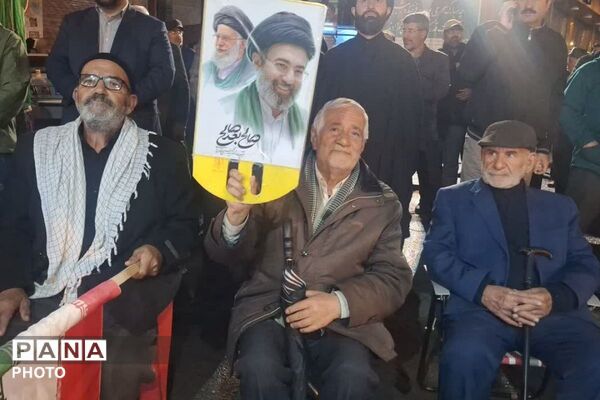 ایستادگی مردم فیروزکوه همچنان ادامه دارد
