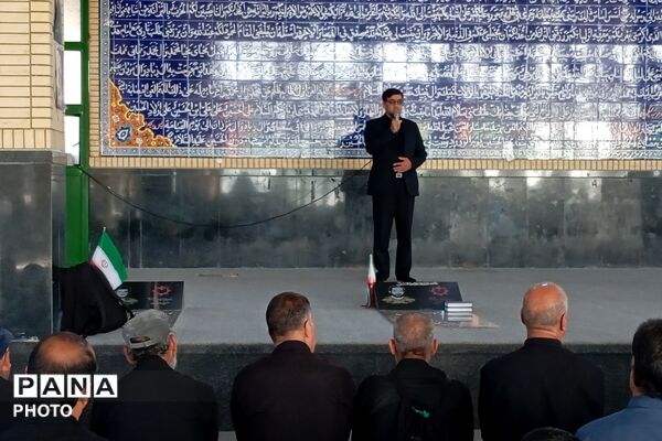 سنگین‌ترین پرچم، نصیب شانه‌های وفادار