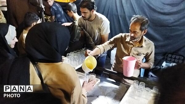 موکب شهدای روستای آهوان در نود و هشتمین شب از اجتماعات مردمی 