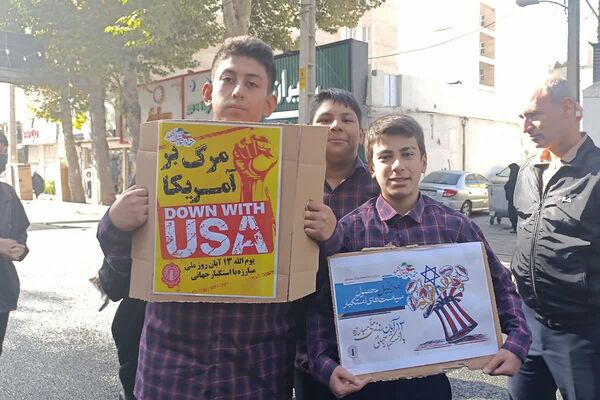 همه‌باهم در راهپیمایی روز دانش‌آموز؛ تجلی وحدت و آگاهی نسل نو