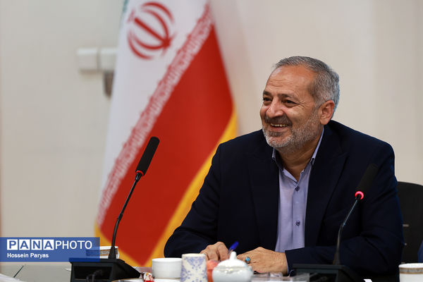 دیدار اعضای تشکل‌های صنفی با علیرضا کاظمی گزینه پیشنهادی وزارت آموزش و پرورش