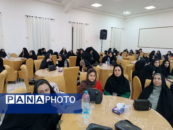 معلمان ستارگان درخشان مسیر علم و دانش