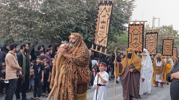 آیین ملی مذهبی خیمه‌برداری و خیمه‌کوبی در شهر تاریخی نوش آباد