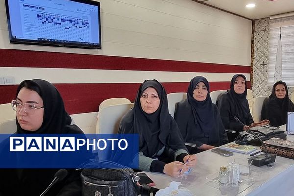 برگزاری کارگاه‌های آموزشی «زیست عفیفانه» و «مهارت‌های فرزندپروری» ویژه رابطین امور بانوان کهریزک 