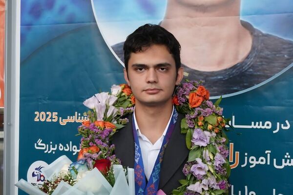 المپیاد، مسیر علاقه‌مندان واقعی به علم و دانایی است/ هدف من برای رسیدن به قهرمانی، شاد کردن دل مردم ایران بود 