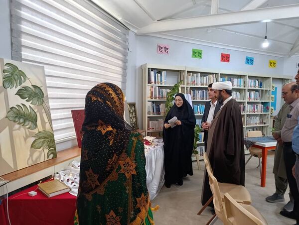 افتتاح نمایشگاه «ماهی پرنده» در مرکز کانون جاسک به مناسبت هفته دولت