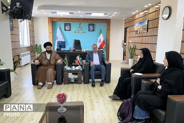 گلباران مزار شهدای فیروزکوه هم‌زمان با آغاز هفته دولت؛ تجدید میثاق مسئولان با آرمان‌های شهدا