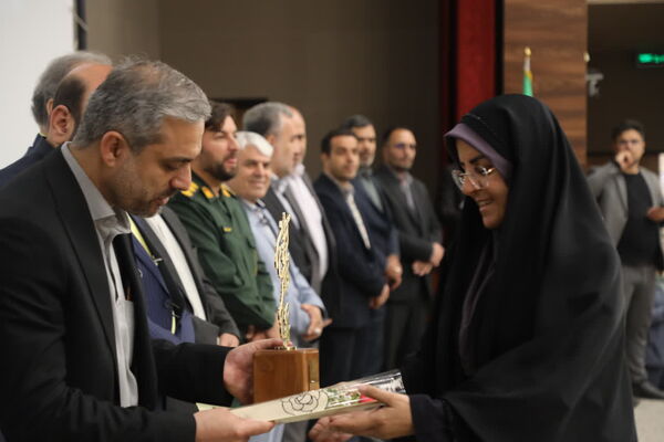 آیین تقدیر از معلمان نمونه استان قم